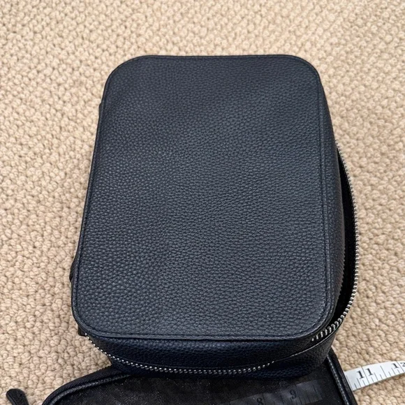 Trish McEvoy Black Makeup Planner - Picture 4 of 4